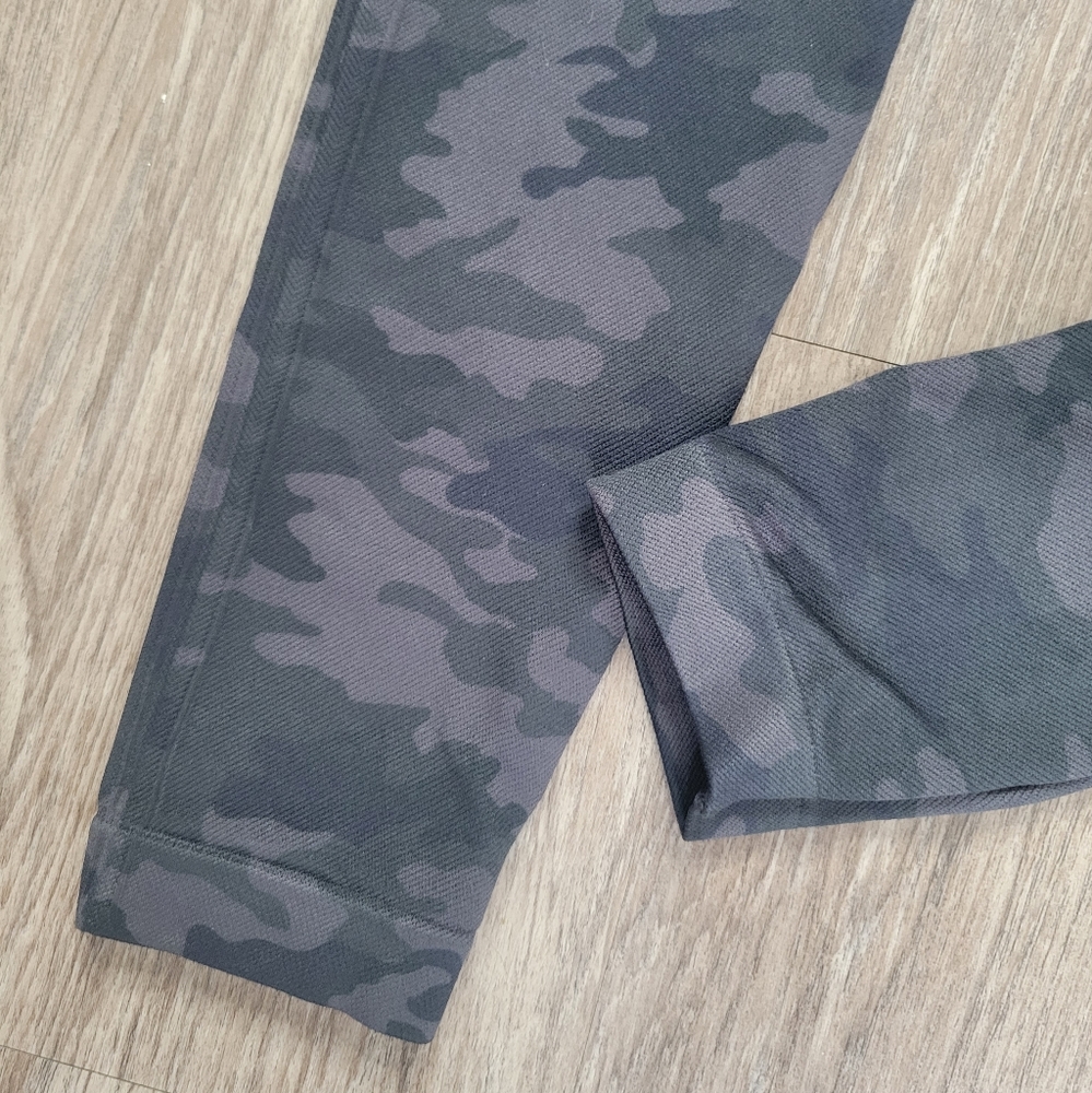 Spanx Look At Me Now Seamless Camouflage Crop High Rise Leggings Camo Shaping M - Picture 8 of 14